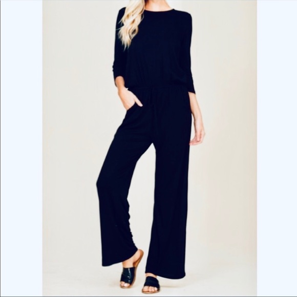 ✨LAST ONE ✨Black wide leg side pocket jumpsuit - Picture 3 of 6
